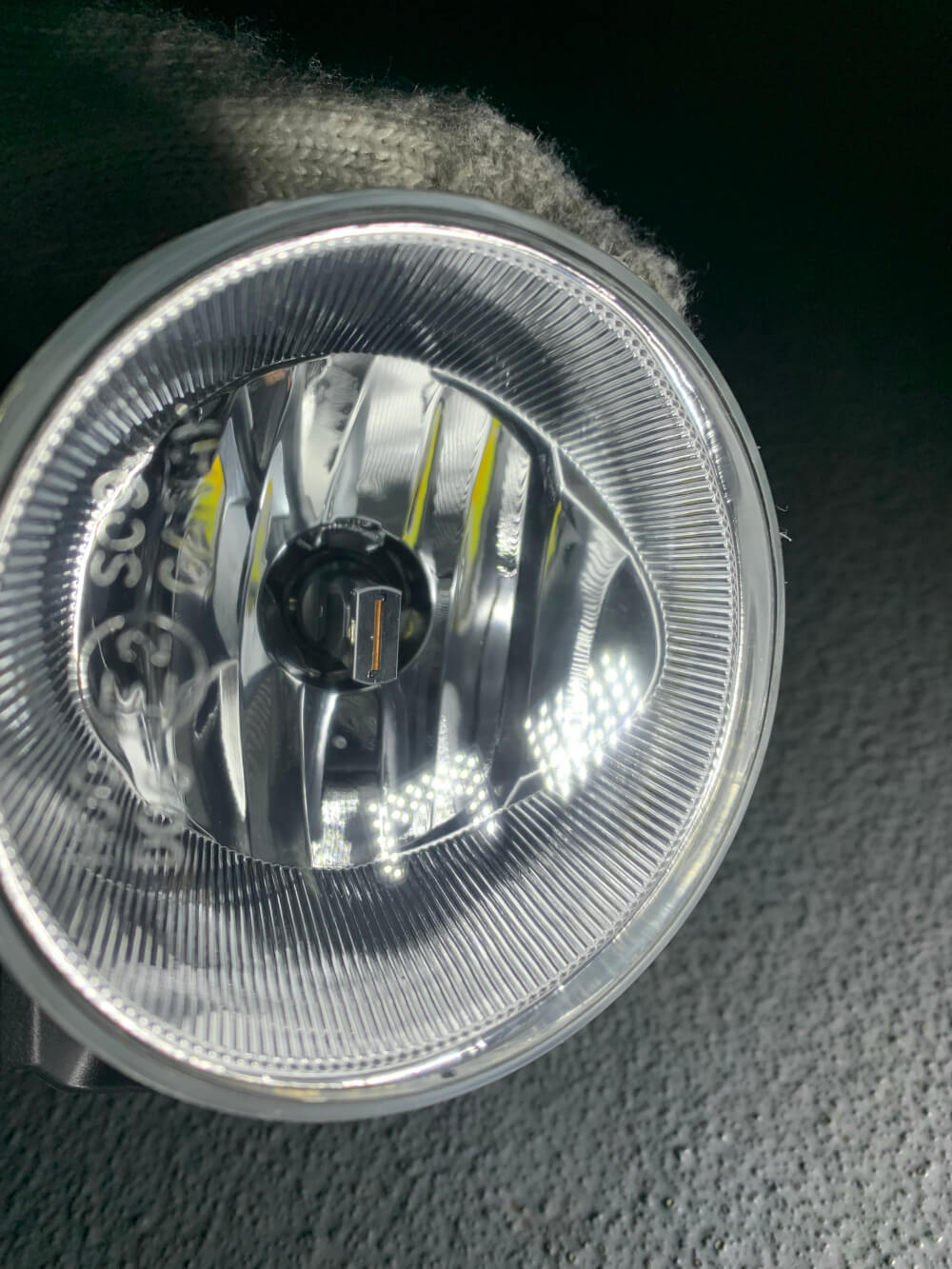 アルファード30後期の純正LEDフォグを2色切り替えLED化【交換方法 